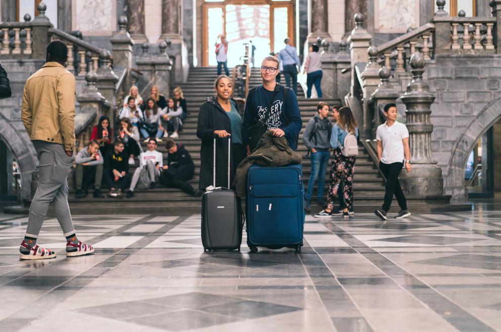 Studenten klaar voor vertrek in Centraal Station