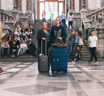 Studenten klaar voor vertrek in Centraal Station