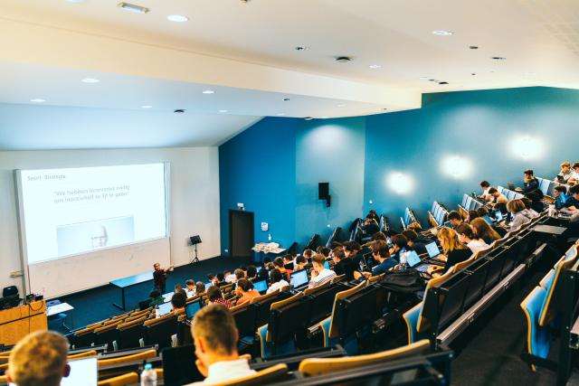 Studenten in de aula op campus turnhout